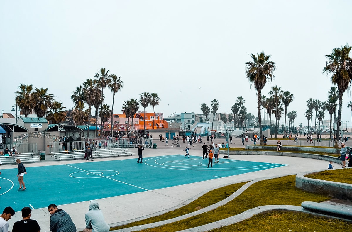 Checking Out Santa Monica And Venice Beach In Los Angeles 10 Stopover in Los Angeles, The United States | 48 and 24 Hour Itinerary | What to do in Los Angeles | Layover | Los Angeles | Stopover | One day in | Two days in | When to visit | Where to sleep | Where to eat | How to get around | What to do | Backpacking | Budget Travel | Solo Female Travel | Backpackers Wanderlust |