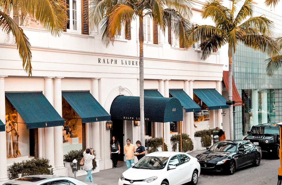 Starline Tours Hop On Hop Off Bus - Los Angeles 2 Stopover in Los Angeles, The United States | 48 and 24 Hour Itinerary | What to do in Los Angeles | Layover | Los Angeles | Stopover | One day in | Two days in | When to visit | Where to sleep | Where to eat | How to get around | What to do | Backpacking | Budget Travel | Solo Female Travel | Backpackers Wanderlust |