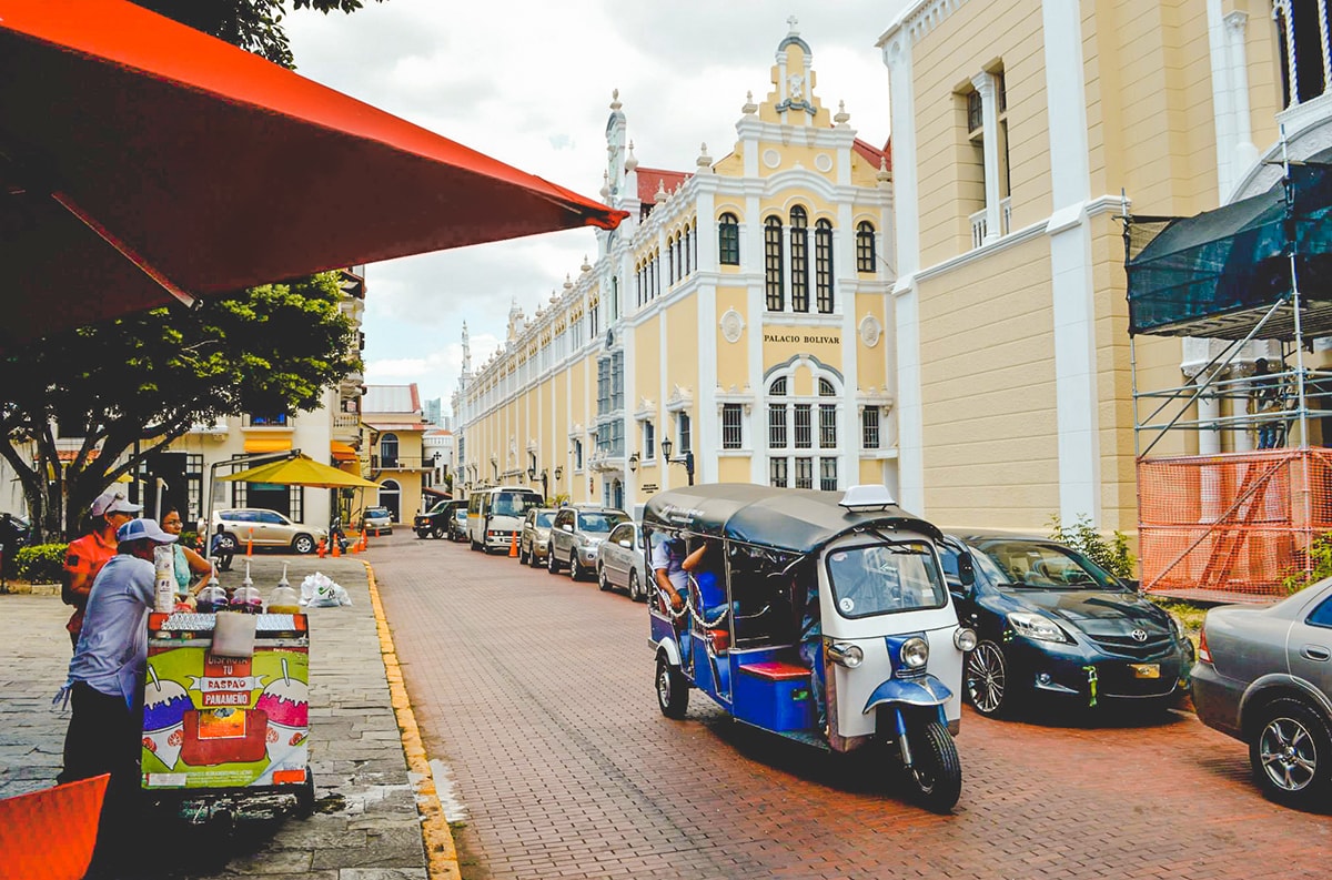 The Jewel Of Panama City, Casco Viejo | Travel blog Panama | What to do in Panama | Panama City | Casco Viejo | When to visit | Where to sleep | Where to eat | How to get around | Amazing photos | Solo Female Travel | Backpackers Wanderlust |