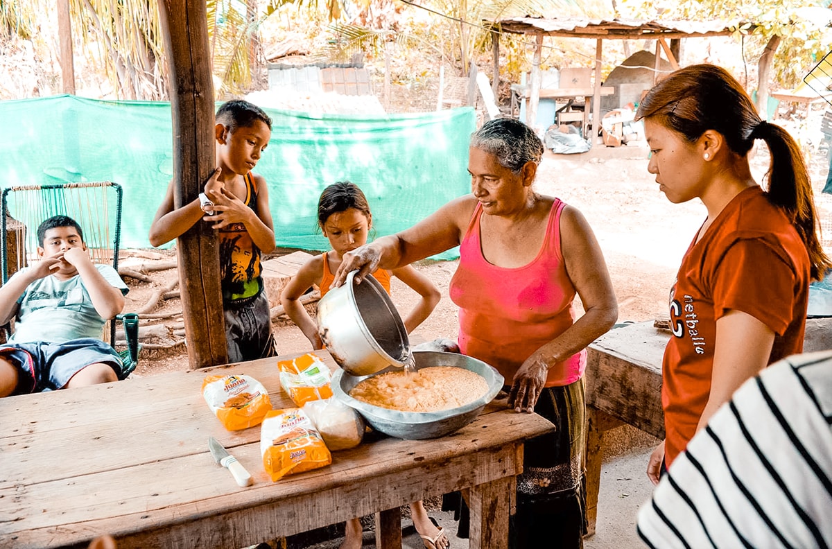 10 Reasons Why You Should Volunteer Abroad 1 Ostional, Costa Rica | Volunteer work | Conservation | Animals | Turtles | Costa Rica | Guanacaste | Ostional | International Student Volunteers | ISV | Why should I pay | Volunteer Abroad | What to do | Backpacking | Budget Travel | Solo Female Travel | Backpackers Wanderlust |