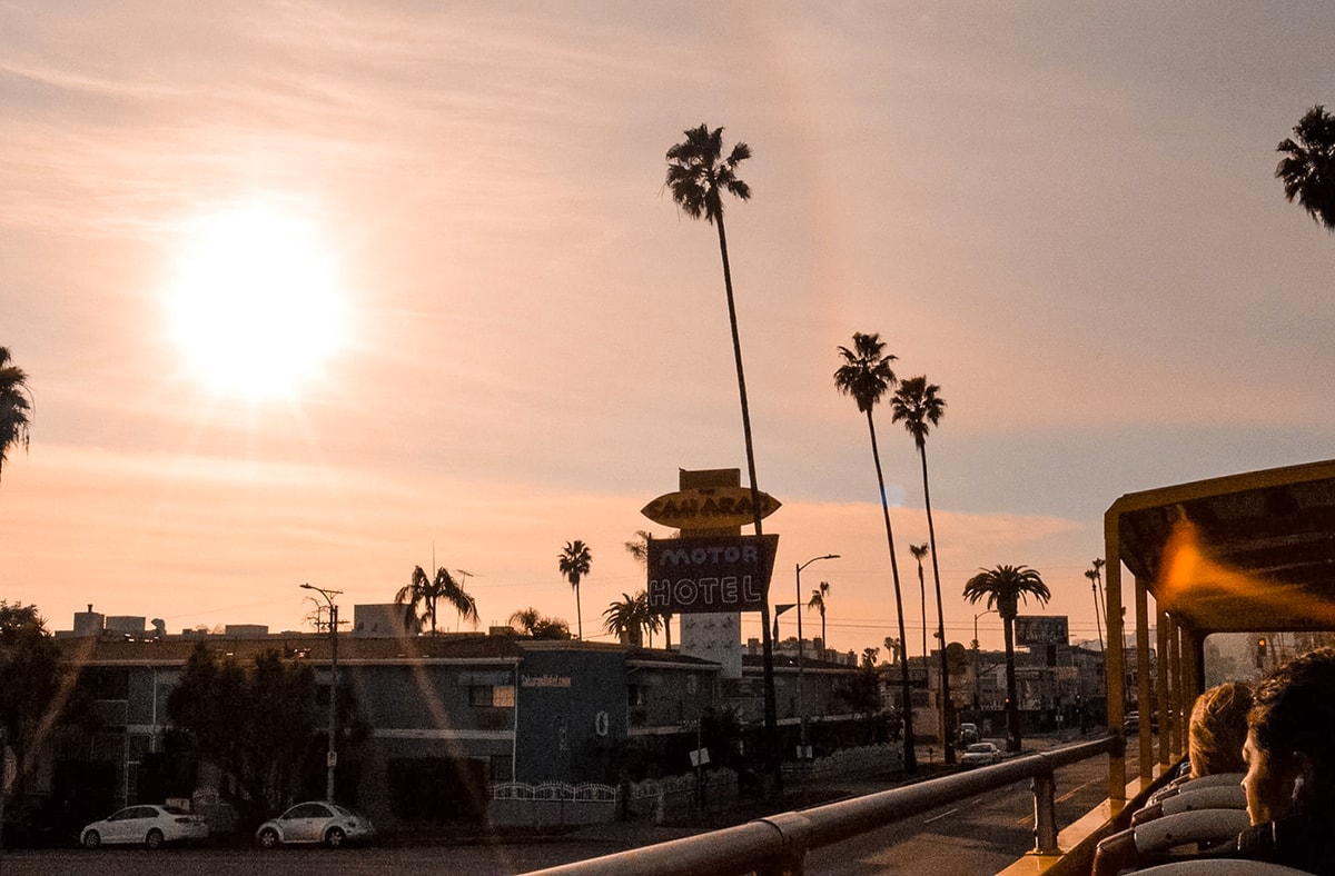 Starline Tours Hop On Hop Off Bus - Los Angeles 4 Stopover in Los Angeles, The United States | 48 and 24 Hour Itinerary | What to do in Los Angeles | Layover | Los Angeles | Stopover | One day in | Two days in | When to visit | Where to sleep | Where to eat | How to get around | What to do | Backpacking | Budget Travel | Solo Female Travel | Backpackers Wanderlust |