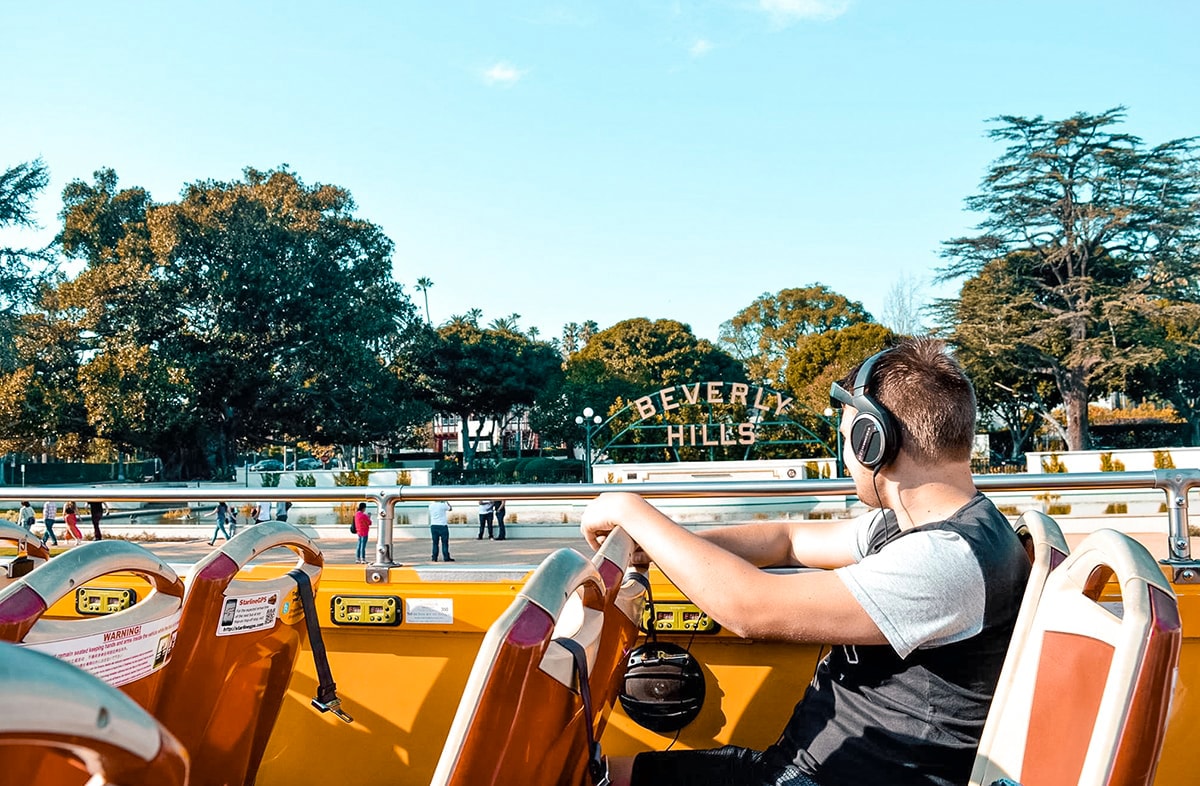 Starline Tours Hop On Hop Off Bus - Los Angeles 3 Stopover in Los Angeles, The United States | 48 and 24 Hour Itinerary | What to do in Los Angeles | Layover | Los Angeles | Stopover | One day in | Two days in | When to visit | Where to sleep | Where to eat | How to get around | What to do | Backpacking | Budget Travel | Solo Female Travel | Backpackers Wanderlust |