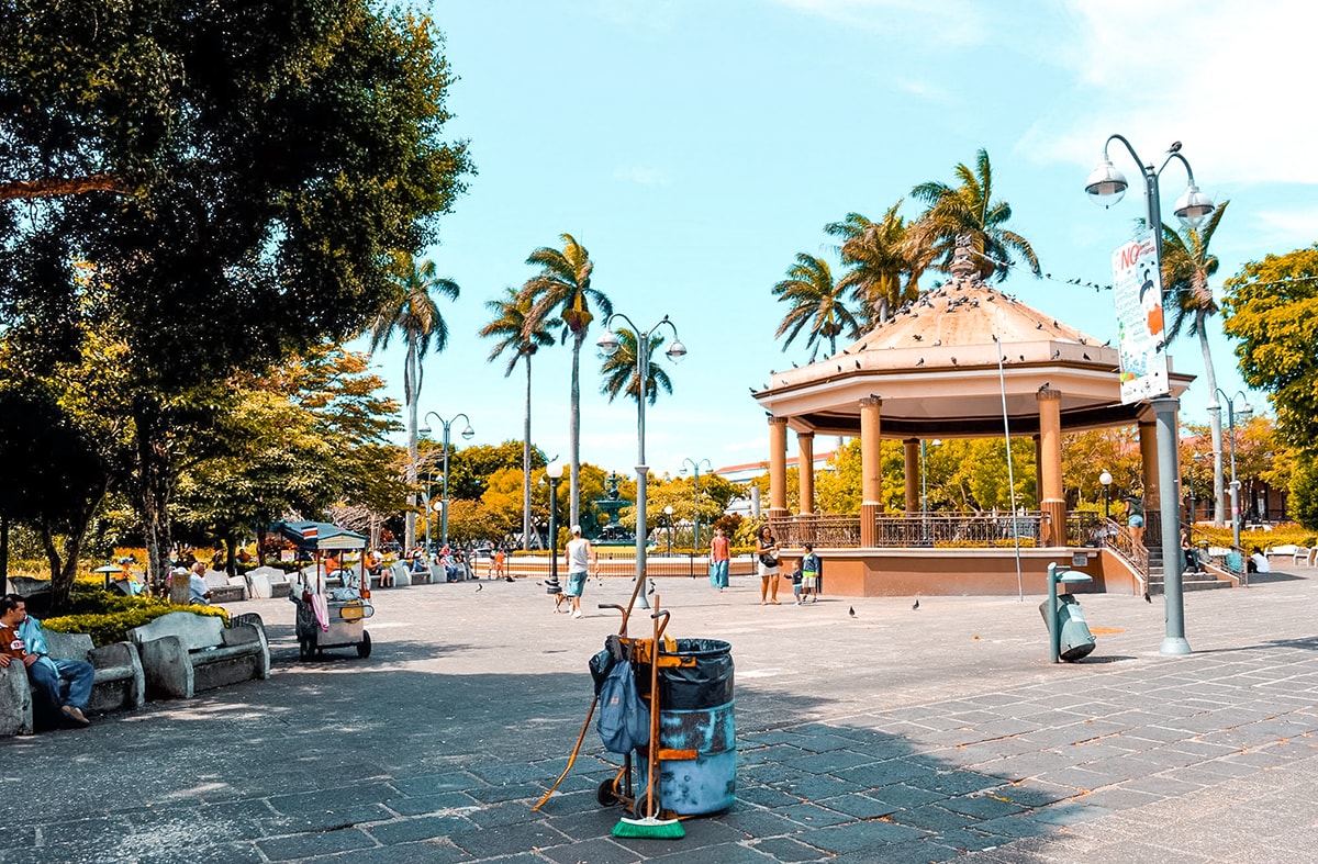 Arriving in San Jose, Costa Rica 1 Studing in Heredia, Costa Rica | Travel Central America | Learn Spanish | Hike | Hiking | Intercultura | Rainforest | Backpacking Costa Rica | San Jose | What to do | Where to sleep | Heredia | studying abroad | Backpackers Wanderlust |