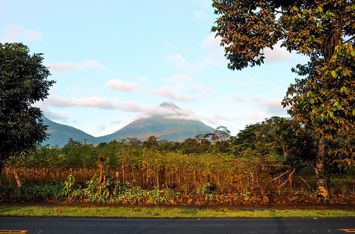 Costa Rica - A Travel Guide For Backpackers 8 Exploring La Fortuna In Costa Rica | Travel Central America | La Fortuna | Zip line Costa Rica | Zip lining | Volcano | Rainforest | Backpacking Costa Rica | Hot pools | What to do | Where to sleep | Backpackers Wanderlust |