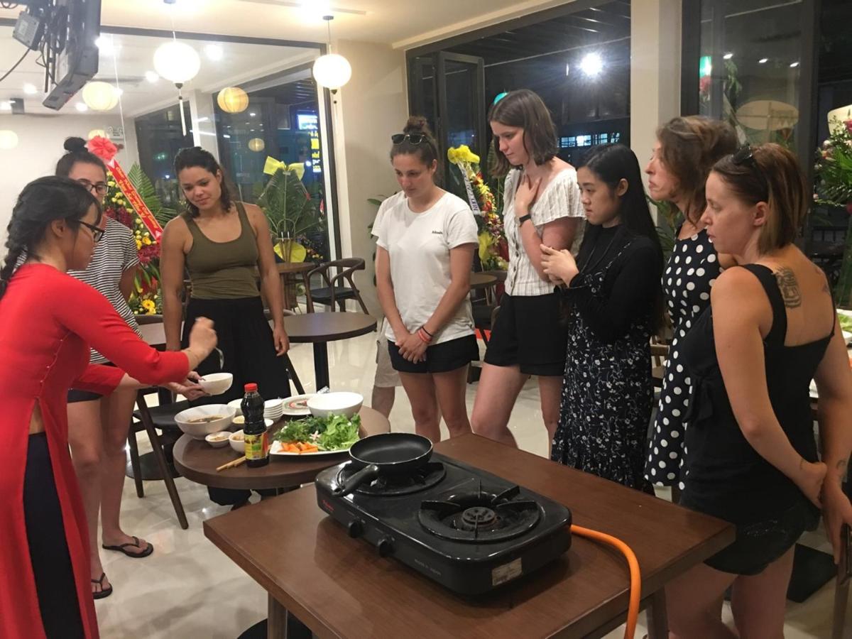 Backhome Hostel & Bar