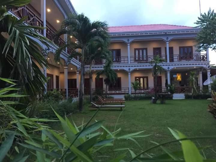 Mama Leurth Sunset Guesthouse