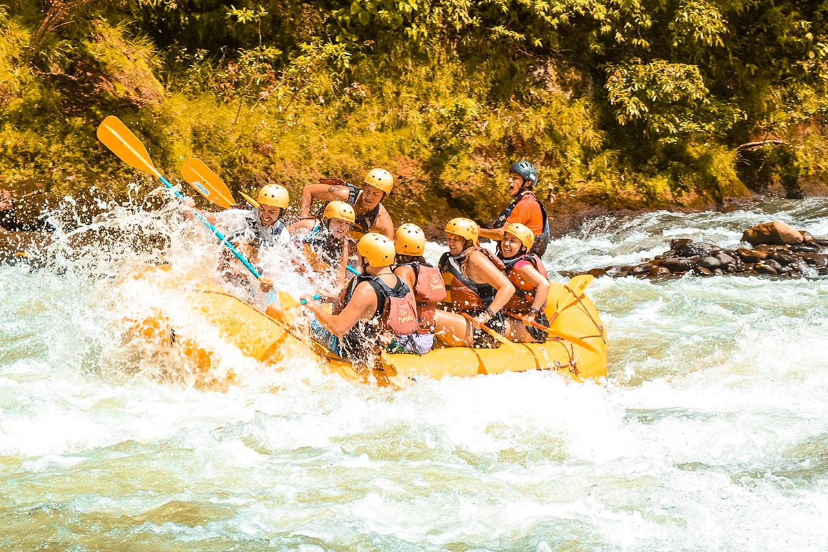 White Water Rafting The Rio Pacuare, Costa Rica | Backpack Costa Rica | Adventure Travel | Adrenaline junkie | Beautiful photography | Travel Costa Rica | ISV | Jungle Stay | Ultimate Costa Rica Adventure | What to do in Costa Rica | female traveler | solo backpacking | Backpackers Wanderlust |