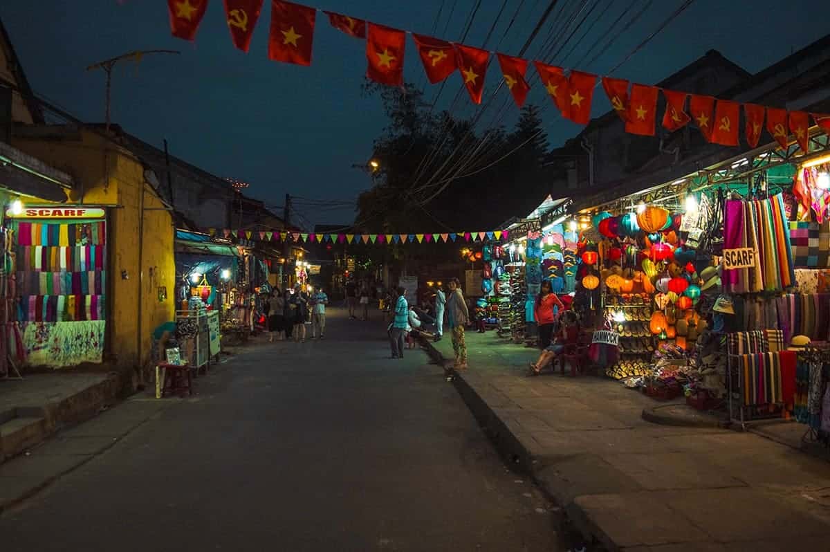 Backpacking Hoi An Itinerary: 3 Days In Hoi An Travel Tips 8 the night market in hoi an's ancient town