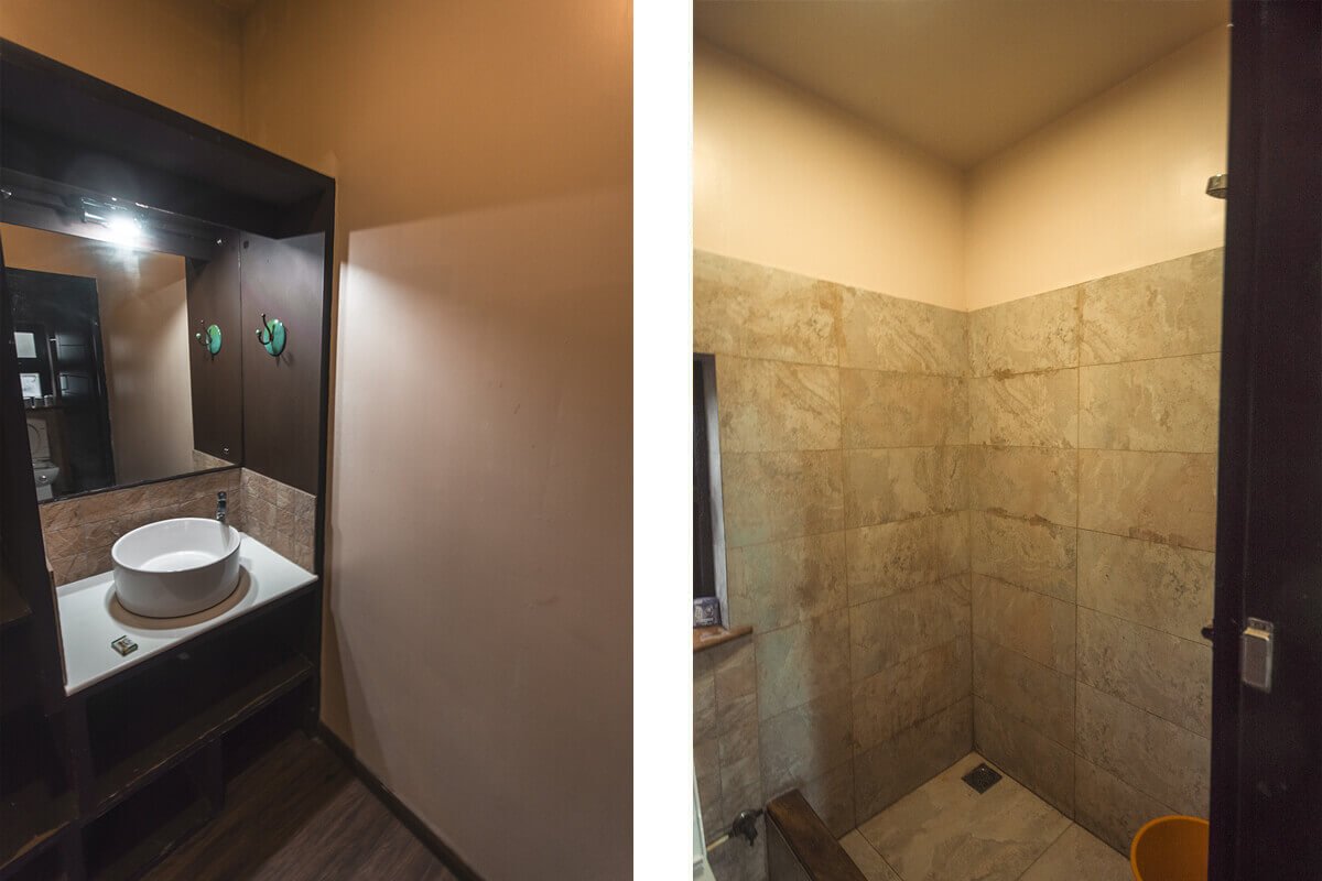 Where To Stay In Kerala? Mindblowing Hotels In Kerala! 18 the bathroom on a houseboat in kerala