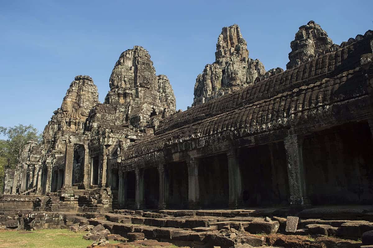 Angkor Wat Small Circuit: A Must Do In Siem Reap 28 arriving at bayon temple and somehow managing to not get in people in shot