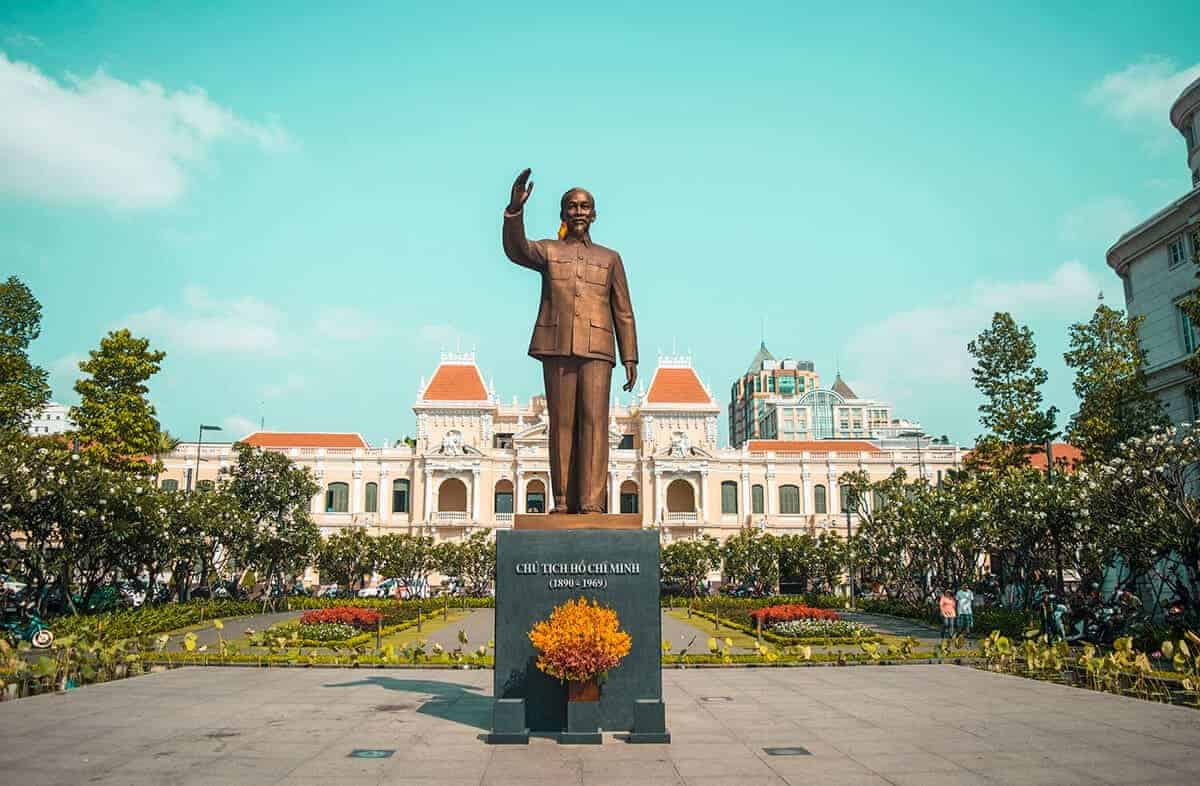 Backpacking Ho Chi Minh City (Saigon): My Top Travel Tips 16 city hall in ho chi minh city