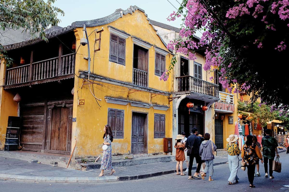 Backpacking Hoi An Itinerary: 3 Days In Hoi An Travel Tips 6 the beautiful old houses in hoi an ancient town