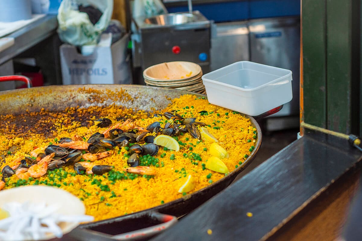 Backpacking London: All Budget Travelers Need To Know 11 borough market paella backpacking london