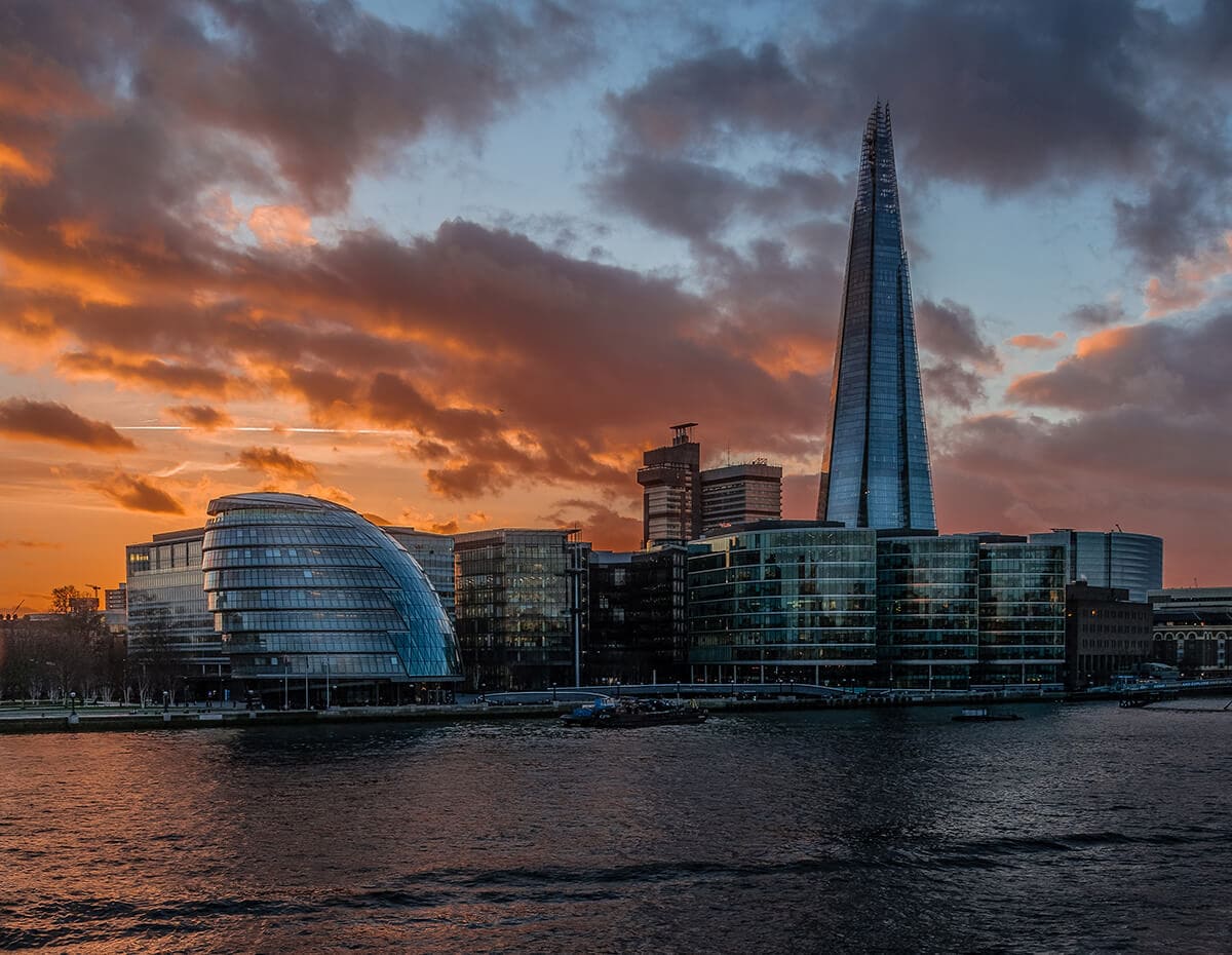 Backpacking London: All Budget Travelers Need To Know 18 the shard backpacking london sunset