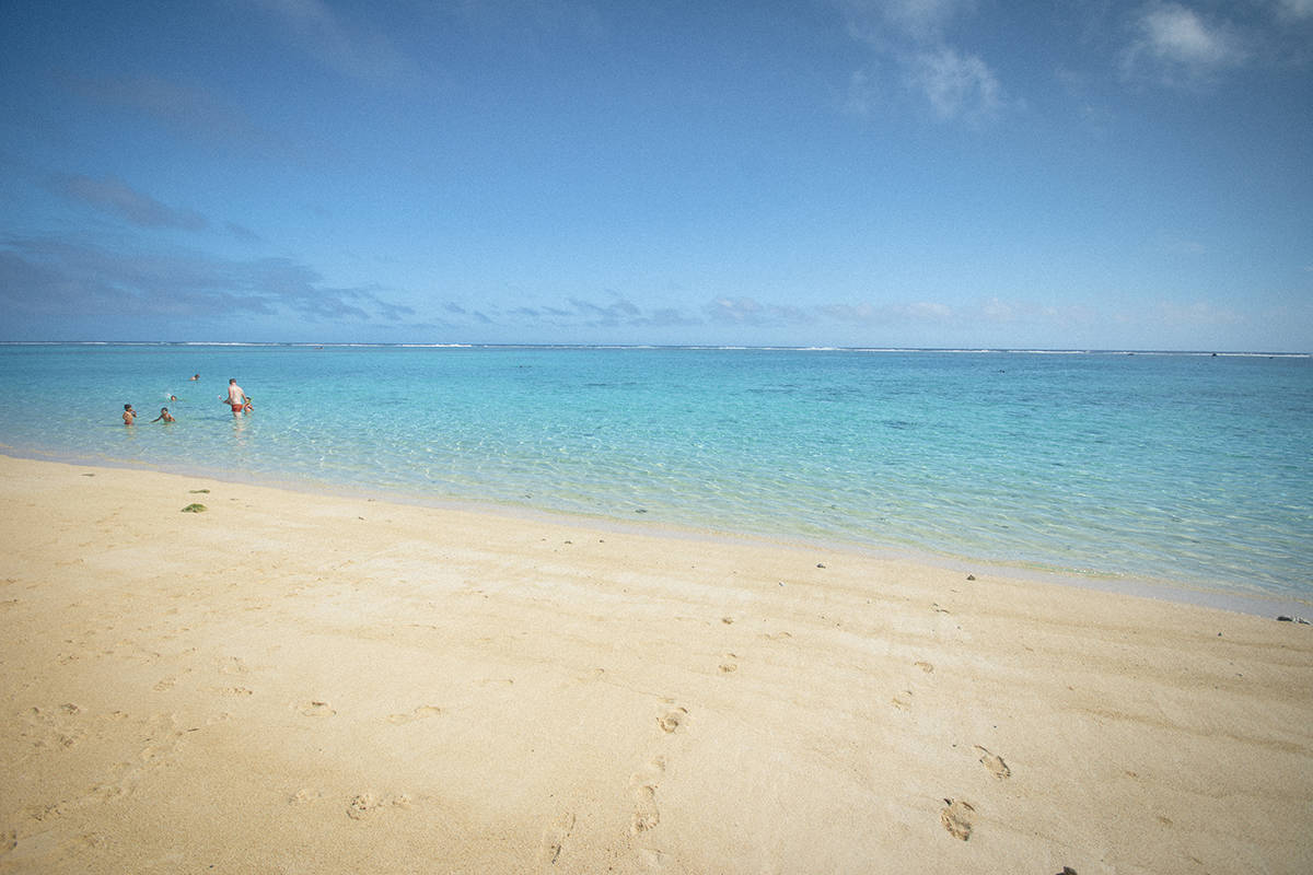 The Best Beaches In Rarotonga You Need To Visit (2025) 6 bright blue waters at aroa beach in rarotonga