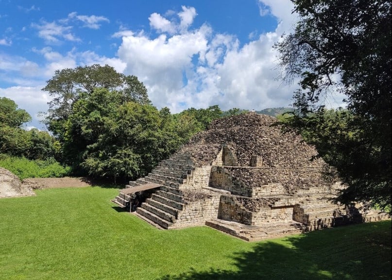 The 24 Best Things To Do In Copan Ruinas: From Ruins, Hot Springs, Food & More 31 one of the temples at el puente ruins, a short drive from copan ruinas