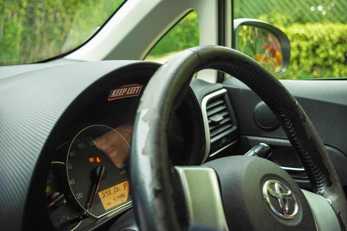 Car Rental In Rarotonga: What You Need To Know About Car Hire In Rarotonga 7 keep left sign in our car rental in rarotonga