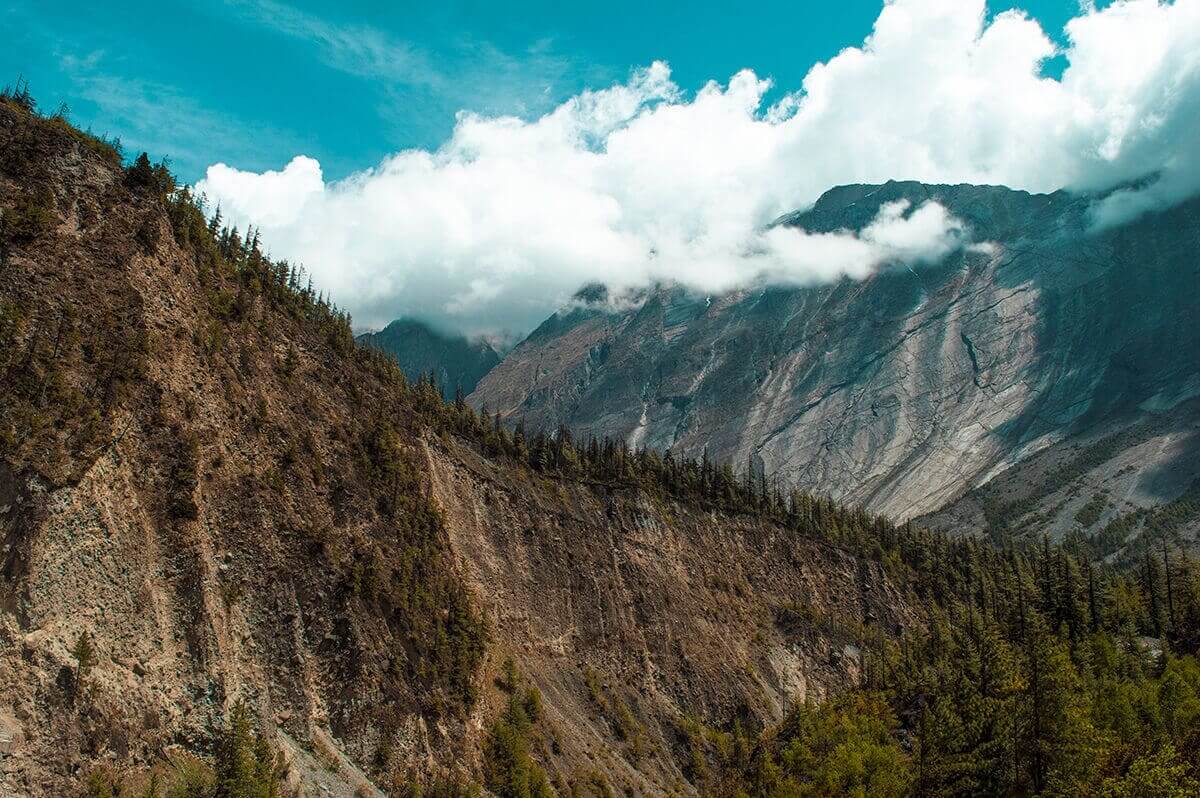 Day 5: Chame To Upper Pisang On The Annapurna Circuit 13 cliff views chame to upper pisang annapurna circuit