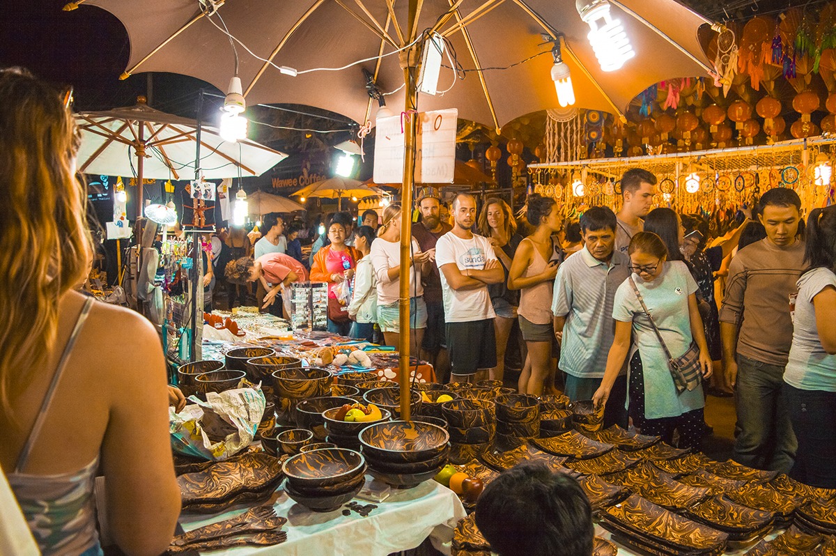 11 Countries, 2 Continents & 50+ Cities- My 2017 Travel Year In Review 6 People exploring Chiang Mai Night Market