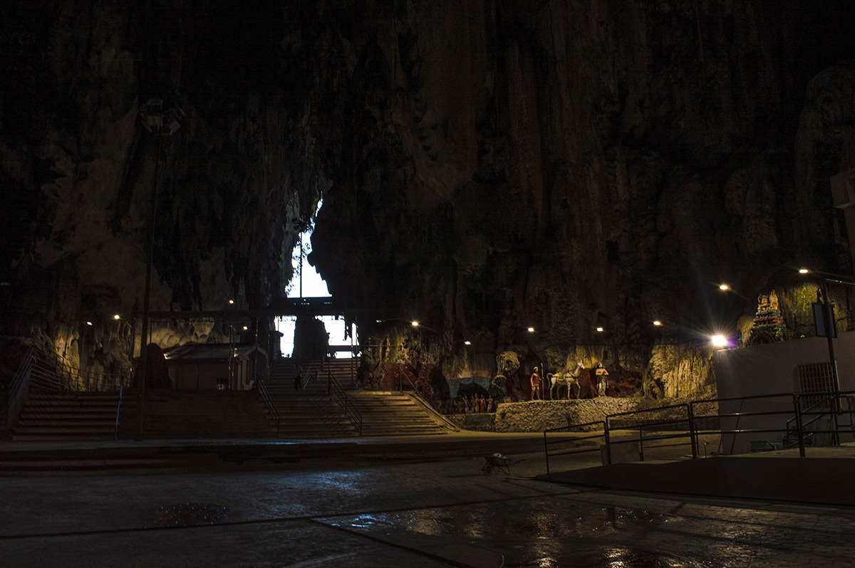 inside batu caves