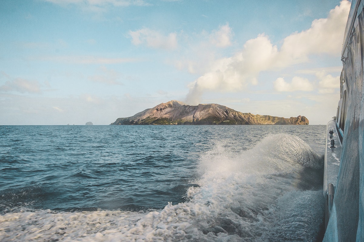 Day Tour To White Island, New Zealand's Most Active Volcano 8 Explore White Island, New Zealand | New Zealand's Most Active Volcano | Whakatane | North Island | Backpack New Zealand | Travel | Backpacking | Surlphur | Geothermal | Amazing landscapes | Photography | Backpackers Wanderlust |