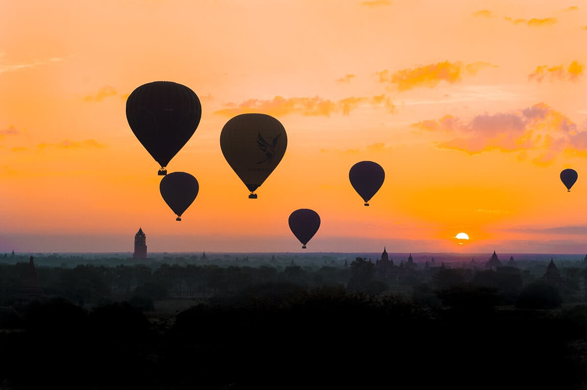 2 Days In Bagan Itinerary As A Solo Female Traveler 3 sunrise with balloons in bagan