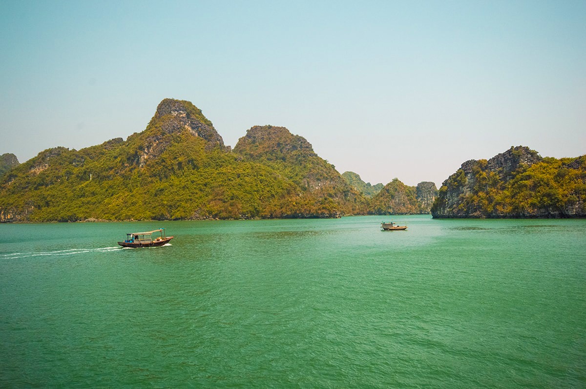 Explore Ha Long Bay On A Budget, Vietnam 3 Ha Long Bay On A Budget, Vietnam | Cheap Ha Long Bay Cruise | Cat Ba Island | Adventure | Backpack South East Asia | Travel | Backpacking | Must Visit | Do Not Miss | Vietnam | Ha Long Bay Cruise | Ocean Tours | Adventure | Photography | Backpackers Wanderlust |