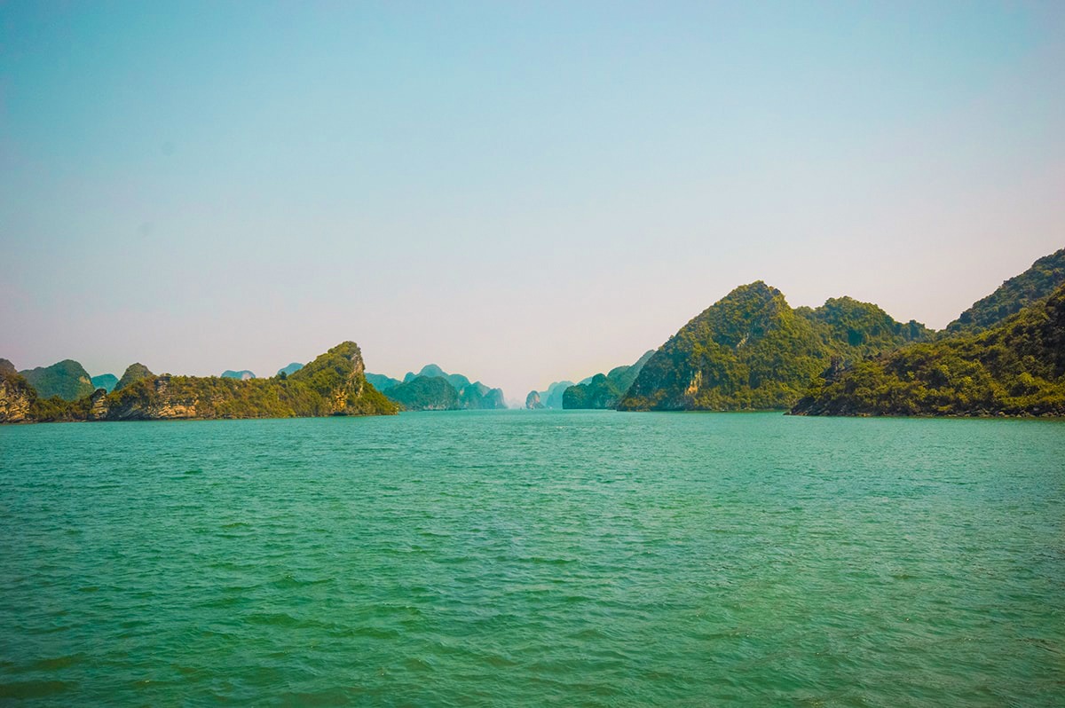 Explore Ha Long Bay On A Budget, Vietnam 4 Ha Long Bay On A Budget, Vietnam | Cheap Ha Long Bay Cruise | Cat Ba Island | Adventure | Backpack South East Asia | Travel | Backpacking | Must Visit | Do Not Miss | Vietnam | Ha Long Bay Cruise | Ocean Tours | Adventure | Photography | Backpackers Wanderlust |