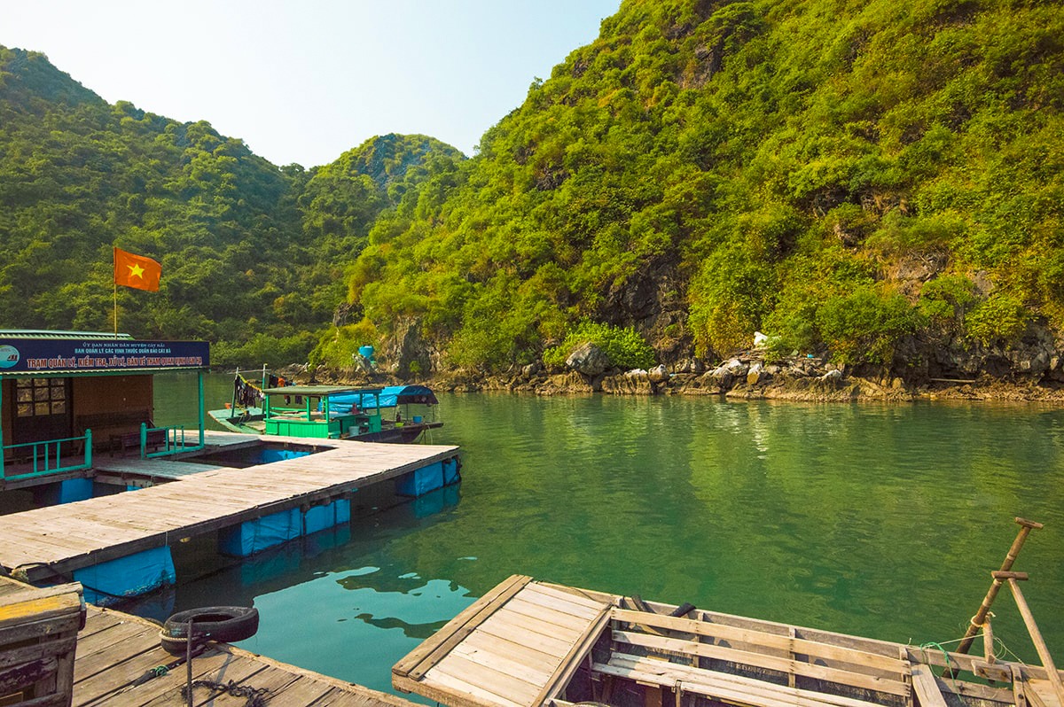 Explore Ha Long Bay On A Budget, Vietnam 17 Ha Long Bay On A Budget, Vietnam | Cheap Ha Long Bay Cruise | Cat Ba Island | Adventure | Backpack South East Asia | Travel | Backpacking | Must Visit | Do Not Miss | Vietnam | Ha Long Bay Cruise | Ocean Tours | Adventure | Photography | Backpackers Wanderlust |