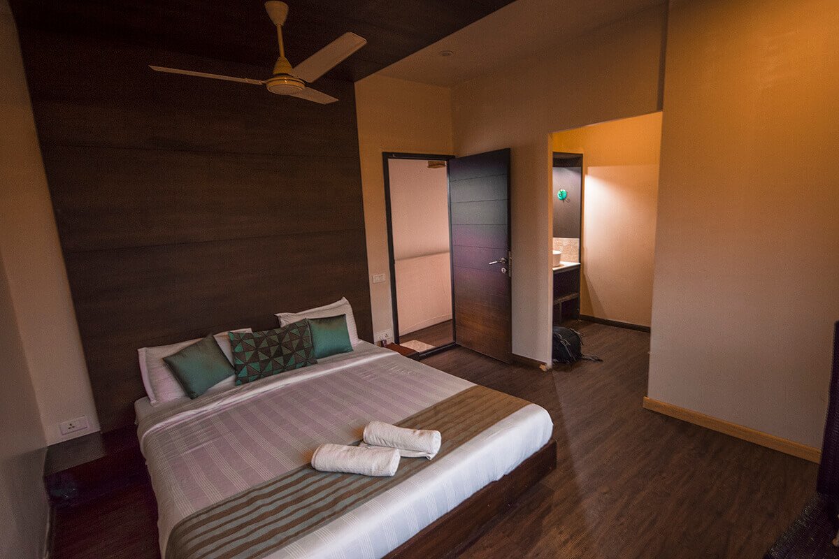 Where To Stay In Kerala? Mindblowing Hotels In Kerala! 16 private double bedroom in the houseboat