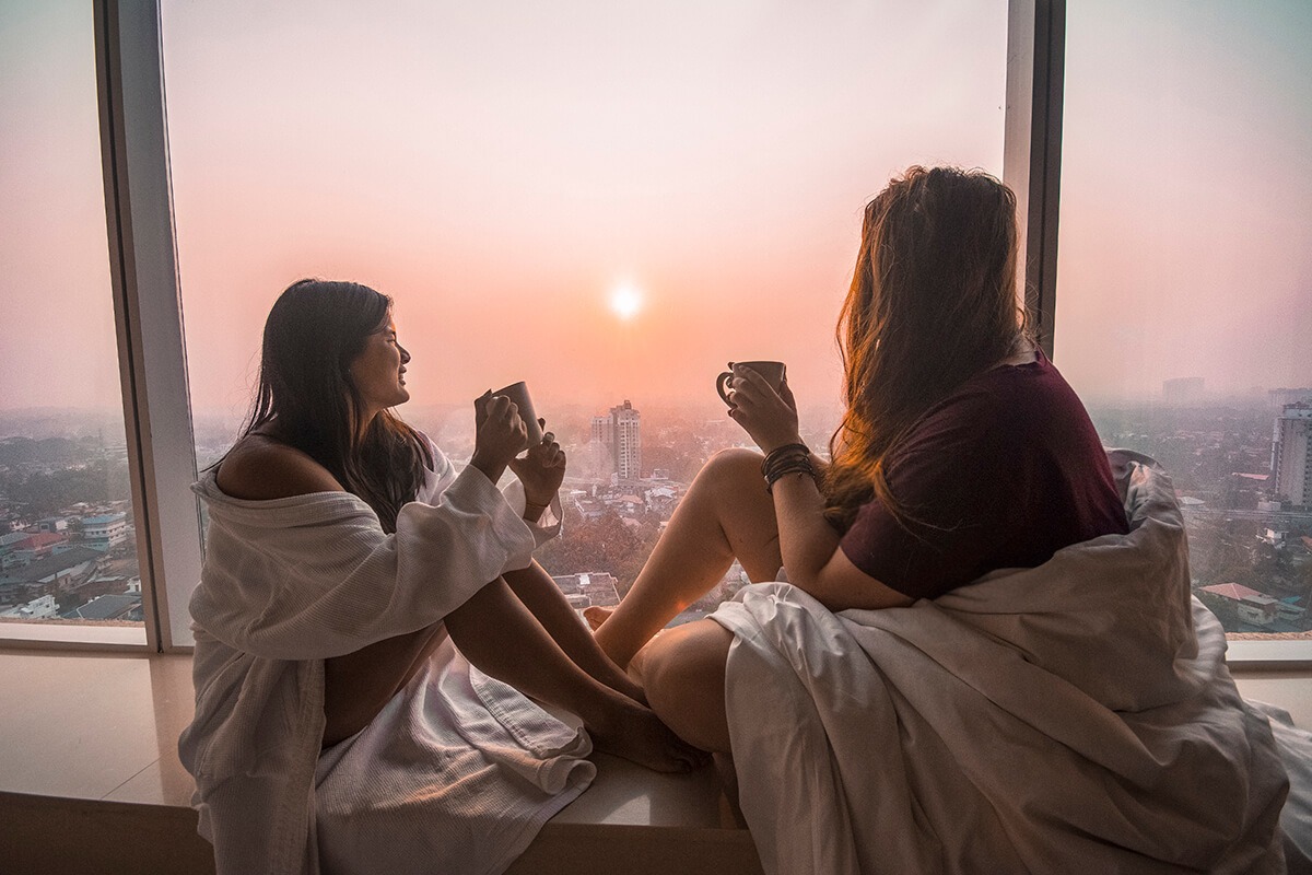 Review Of The Kochi Marriott Hotel: Sleeping 5 Star In India 9 watching sunrise from the kochi marriott hotel