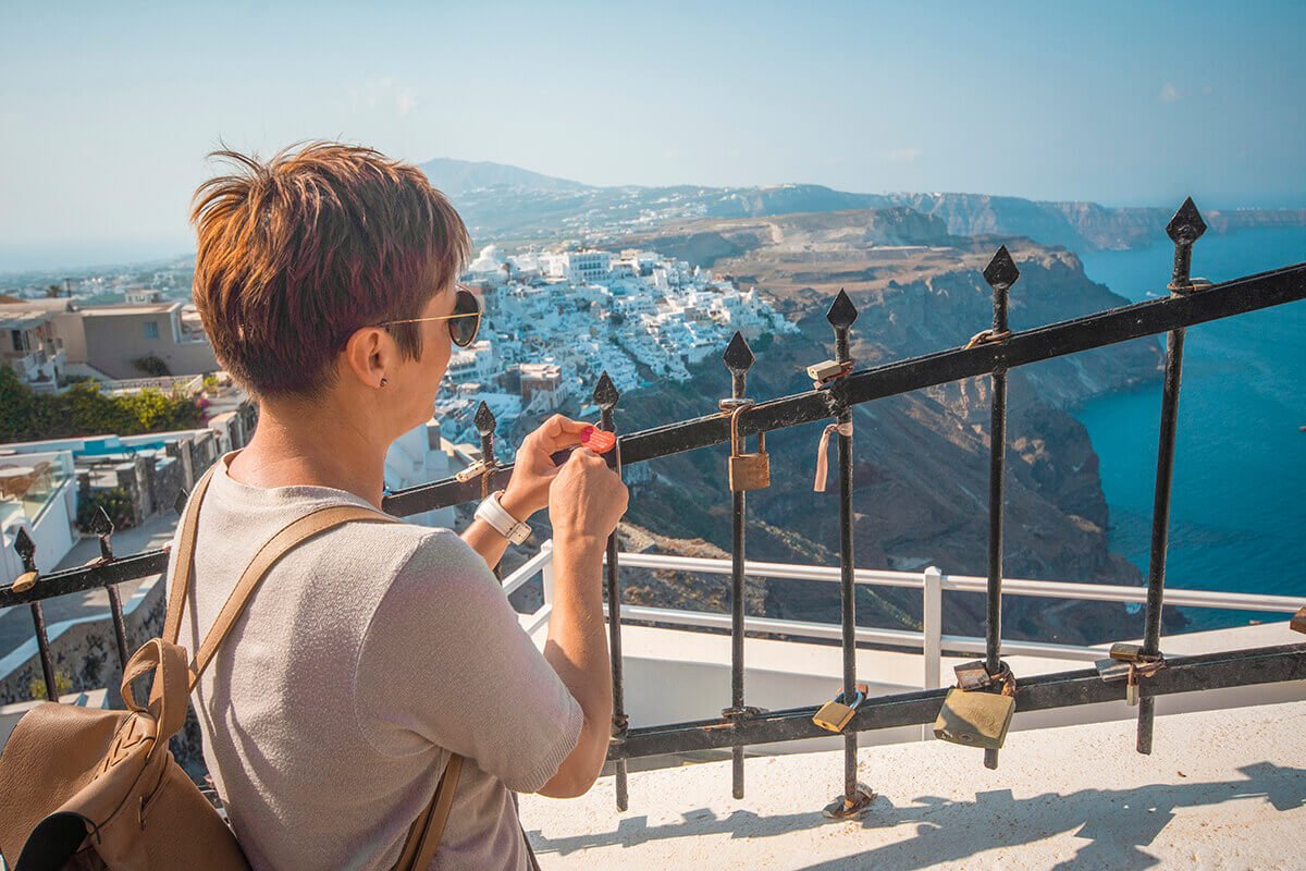 Hike From Fira To Oia In Santorini: Is It Worth It? 6 lock gate in santorini