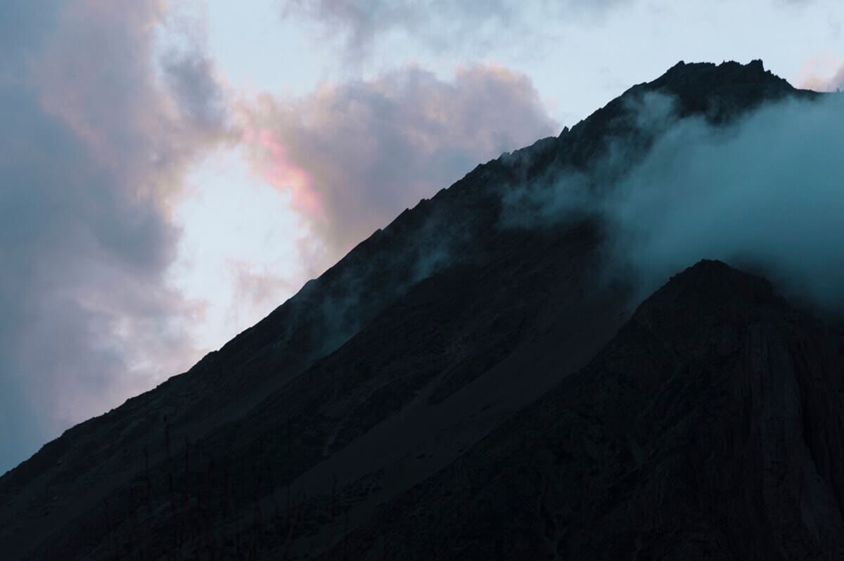 sunset manang to yak kharka on the annapurna circuit