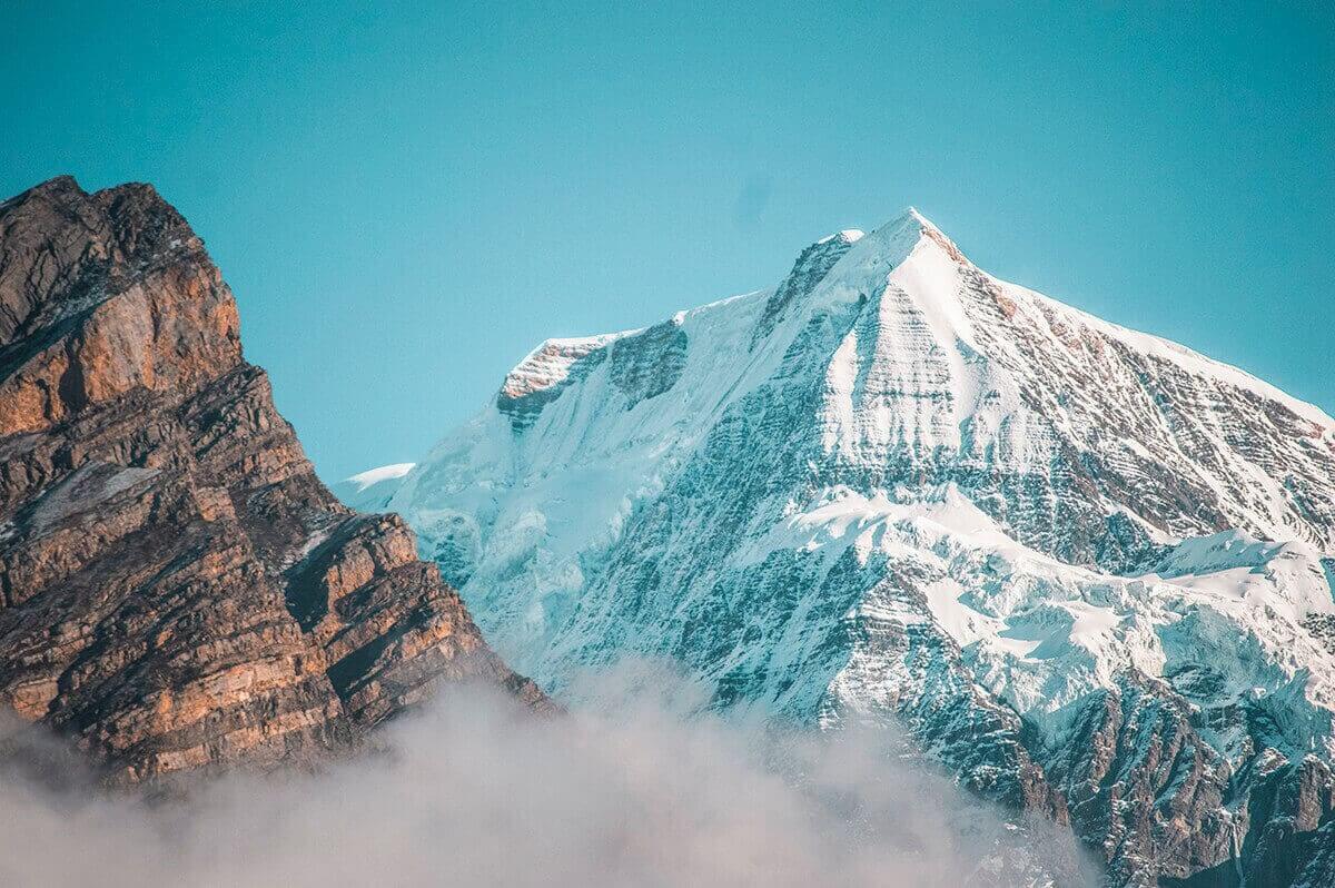 Day 7: Ngawal To Manang On The Annapurna Circuit 3 morning mountain peaks ngawal to manang on the annapurna circuit