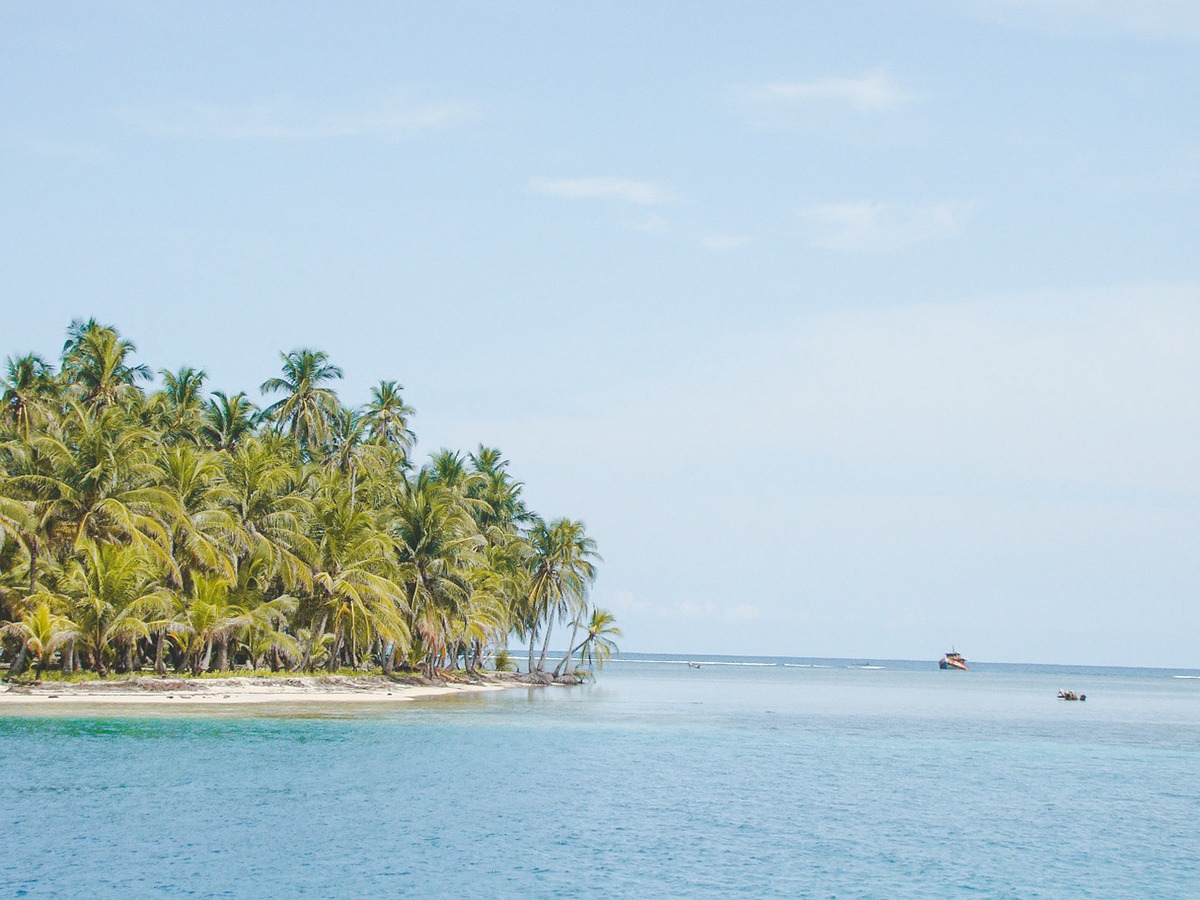 Panama - A Travel Guide for Backpackers 10 The Ultimate Backpacking Travel Guide to Panama | Travel blog Panama | What to do in Panama | Panama City | Casco Viejo | When to visit | Where to sleep | Where to eat | How to get around | Boquete | San Blas Islands | Portobelo | Bocas Del Toro | Solo Female Travel | Backpackers Wanderlust |