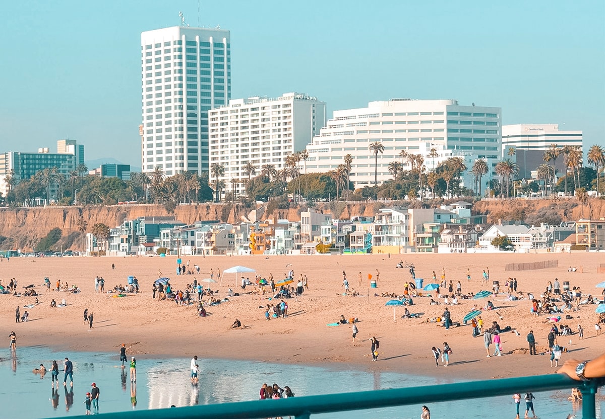 Checking Out Santa Monica And Venice Beach In Los Angeles 5 Stopover in Los Angeles, The United States | 48 and 24 Hour Itinerary | What to do in Los Angeles | Layover | Los Angeles | Stopover | One day in | Two days in | When to visit | Where to sleep | Where to eat | How to get around | What to do | Backpacking | Budget Travel | Solo Female Travel | Backpackers Wanderlust |