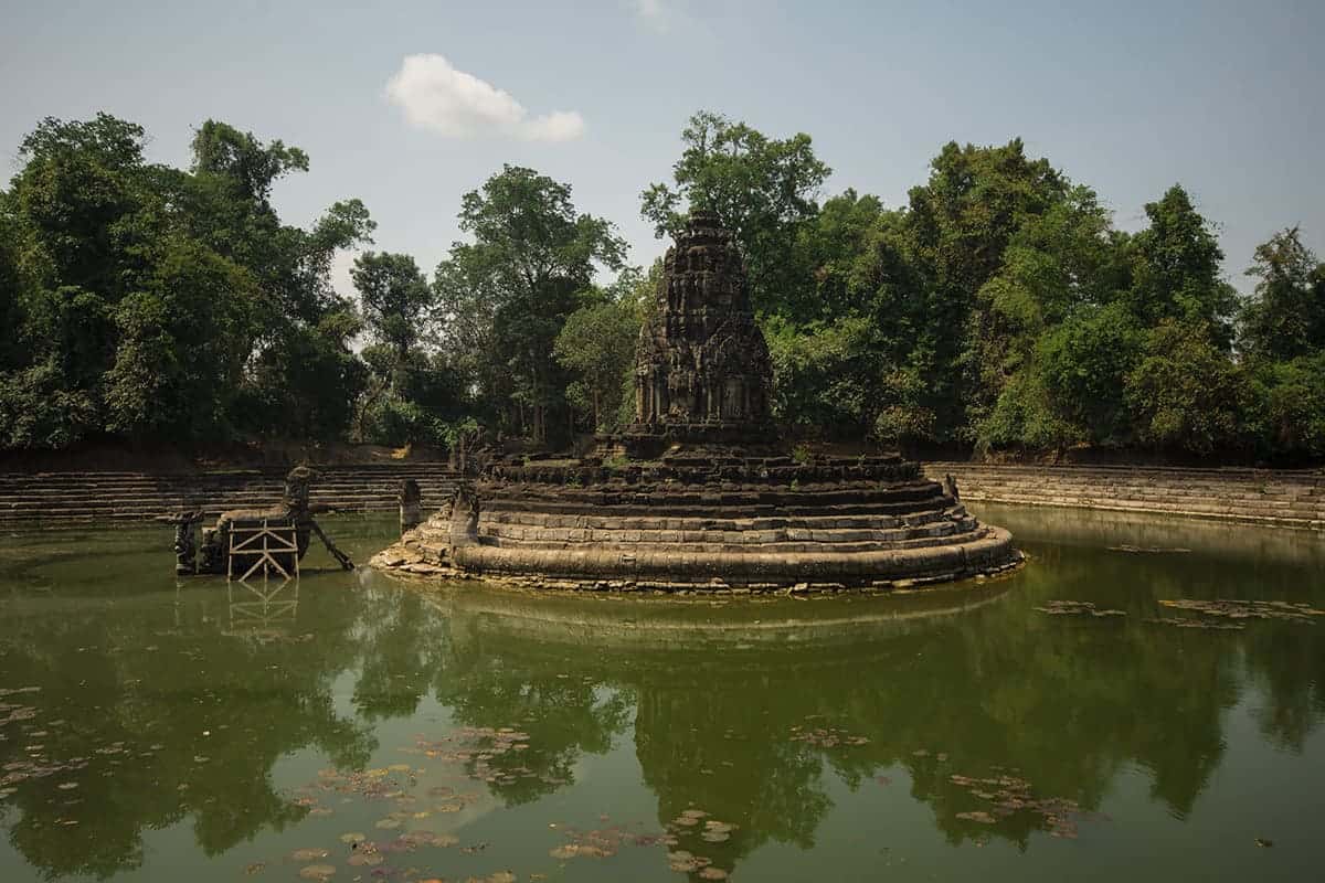 4 Days In Siem Reap: The Best Siem Reap Itinerary 14 Neak Pean temple in siem reap