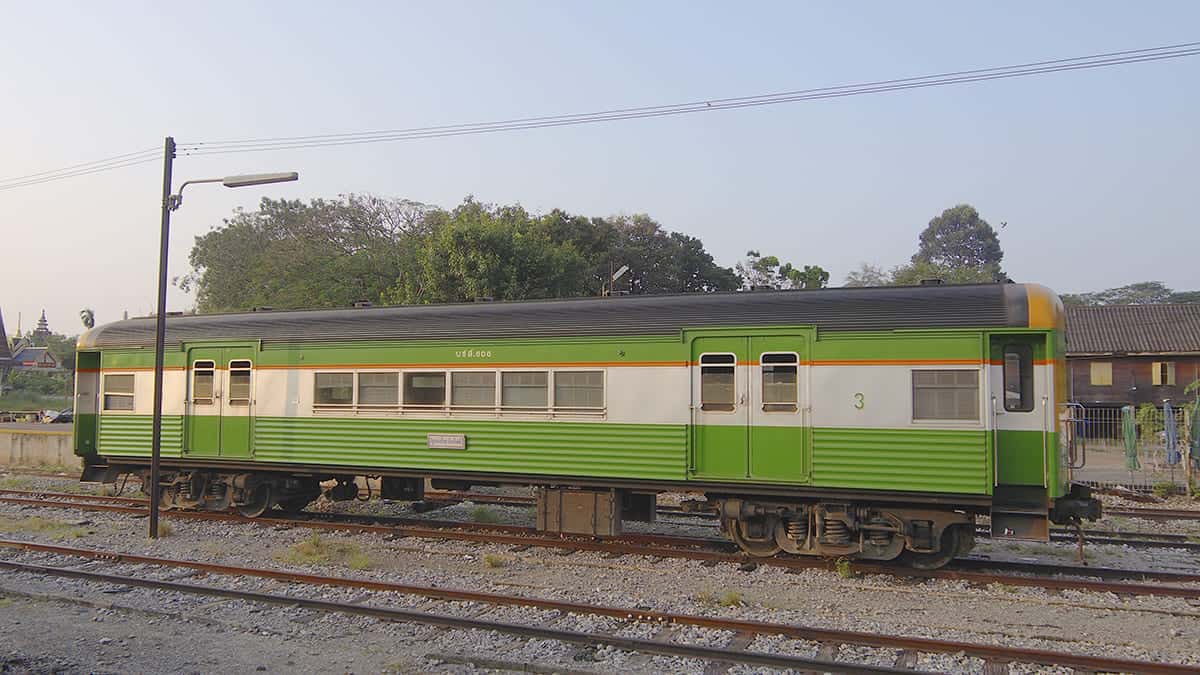 Siem Reap To Bangkok: The 4 BEST Ways To Travel 8 train at the aranyaprathet station