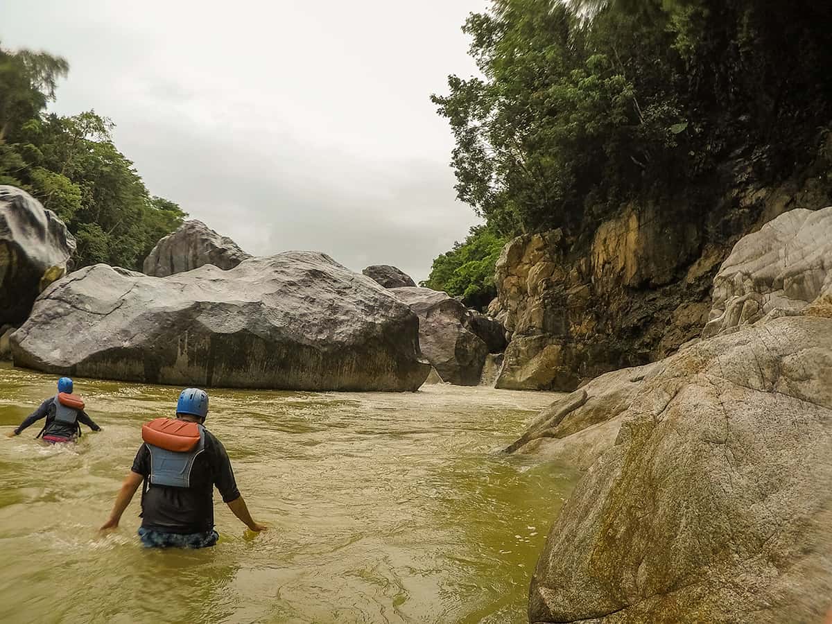 Best White Water Rafting In La Ceiba, Honduras: All You Need To Know 13 making our way upstream doing a river crossing from one side to the other on the cangrejal river
