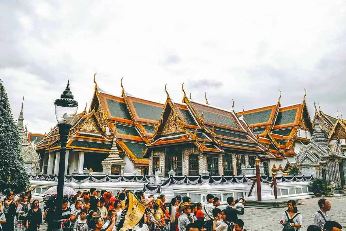 2 Days In Bangkok Itinerary: The ULTIMATE Guide 2025 5 crowds outside the grand palace bangkok