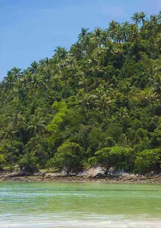 3 Week Thailand Itinerary: Islands, Cities & Culture (2025) 31 the beautiful shoreline surrounding bottle beach in koh phangan