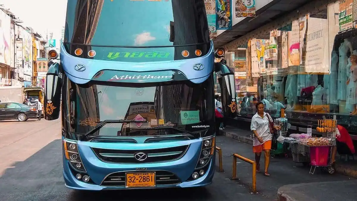Bangkok To Chiang Mai: Bus, Train, Or Fly? 10 double decker sleeper bus bangkok to chiang mai