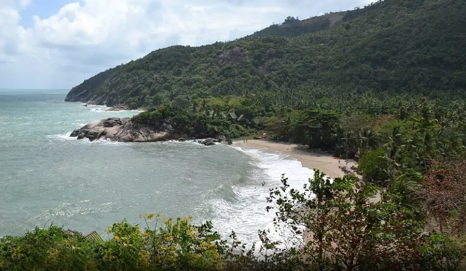 looking down at a secluded sadet beach on koh phangan
