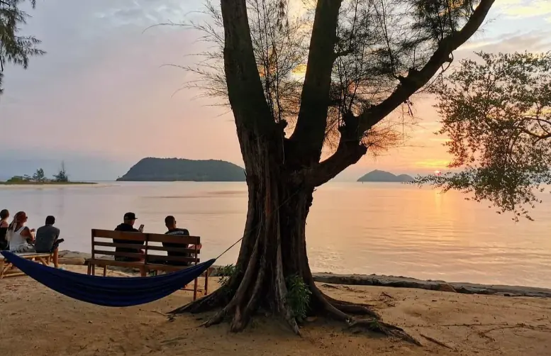 watching the sunset from wok tum beach in koh phangan