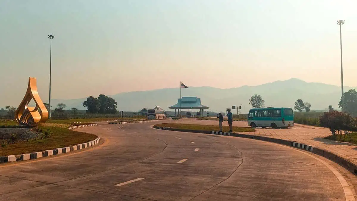 Chiang Khong To Huay Xai: Border Crossing Tips (2025) 10 driving to the thailand border in chiang khong