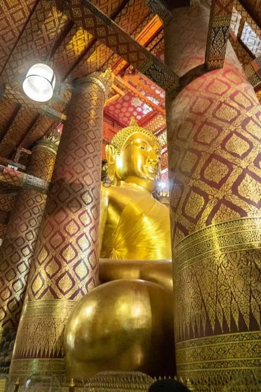 Ayutthaya Day Trip From Bangkok: BEST Guide (2025) 22 Wat Phanan Choeng golden buddha