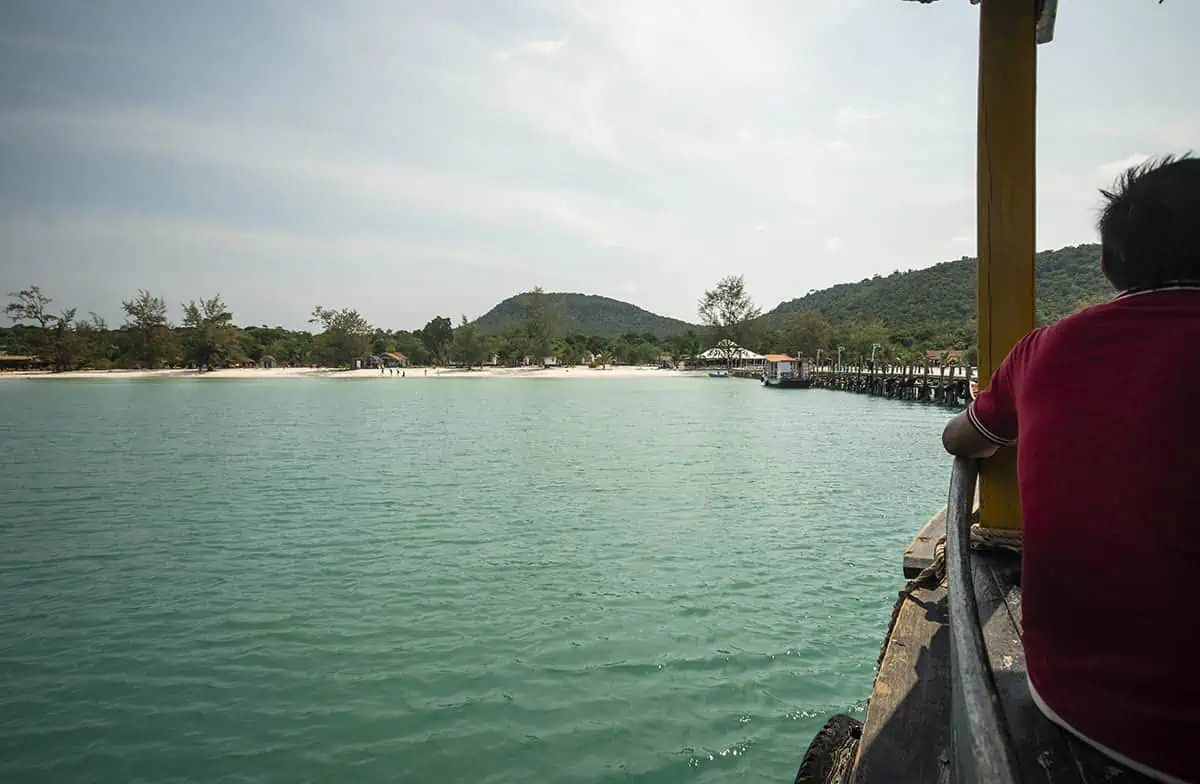 Koh Rong Or Koh Rong Samloem: Which Is BEST (2025) 28 arriving at saracen bay on koh rong samloem by ferry