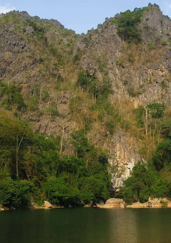 Kong Lor Cave, Laos: ULTIMATE Guide (2025) 26 incredible sites in front of kong lor cave over the nam hin bun river