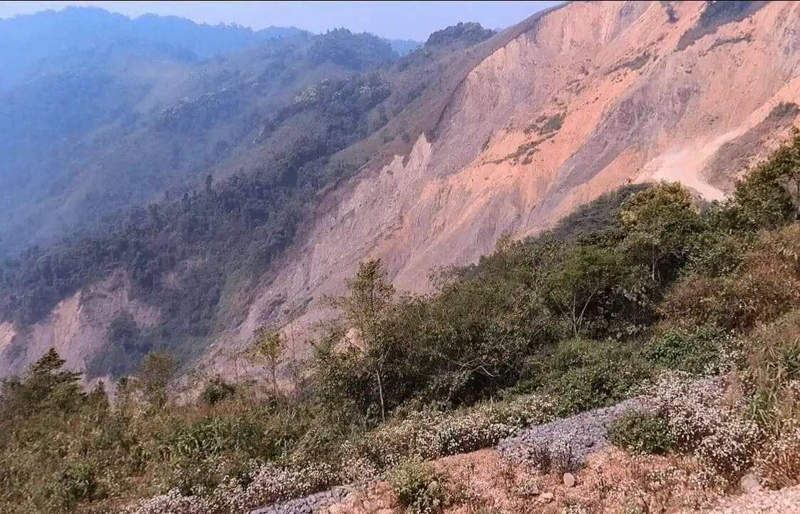 Luang Prabang To Vang Vieng: Train, Bus Or Shuttle? 9 viewpoint driving from luang prabang to vang vieng